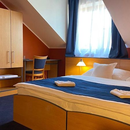 Hotel U Milina Bagian luar foto