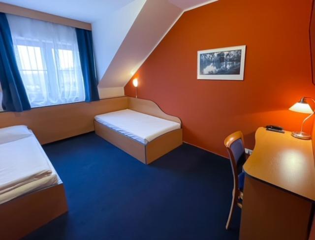 Hotel U Milina Bagian luar foto