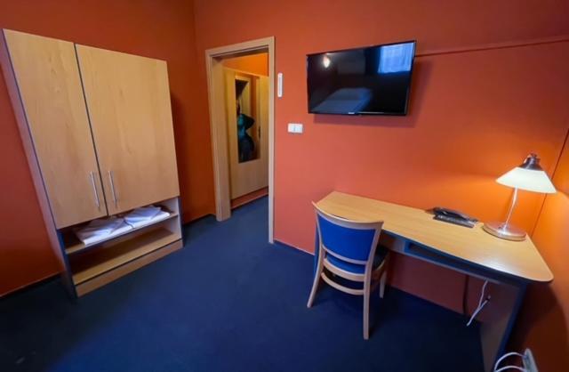 Hotel U Milina Bagian luar foto